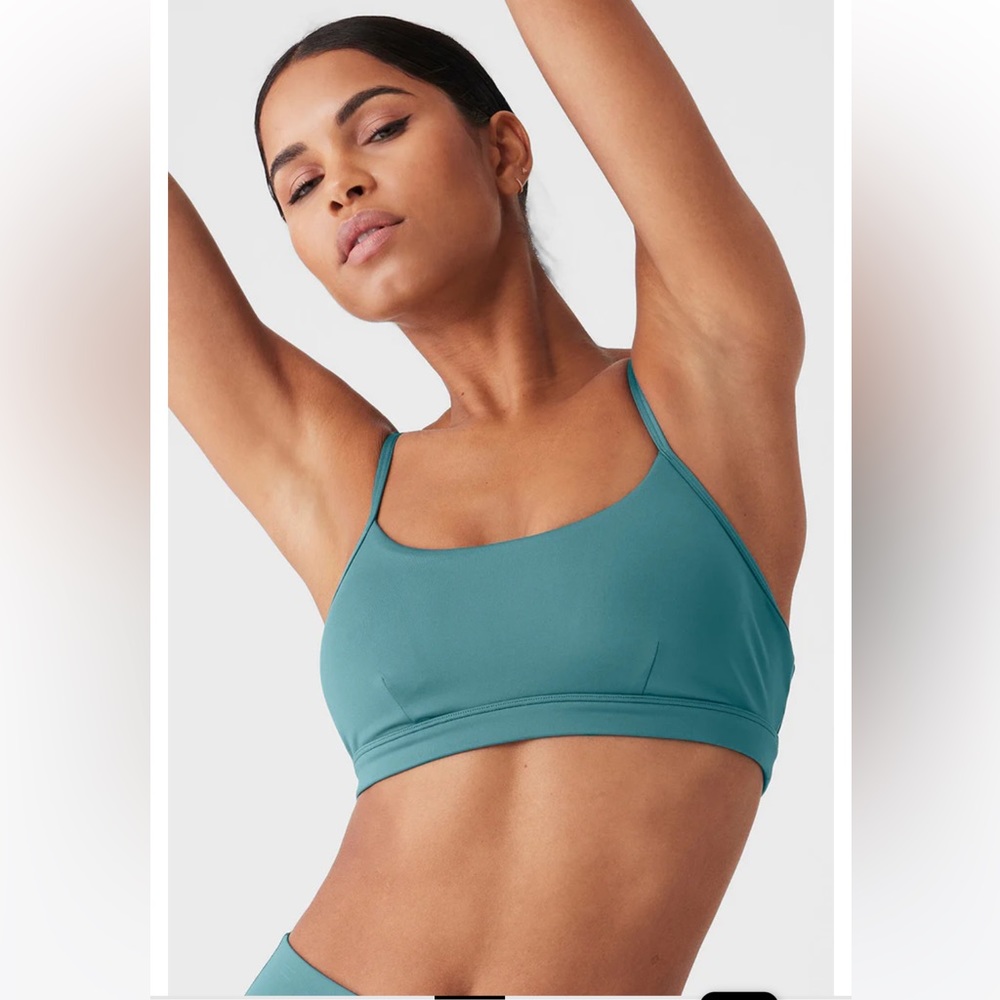ALO Yoga Limited Edition Teal Agate Airlift Intrigue Bra